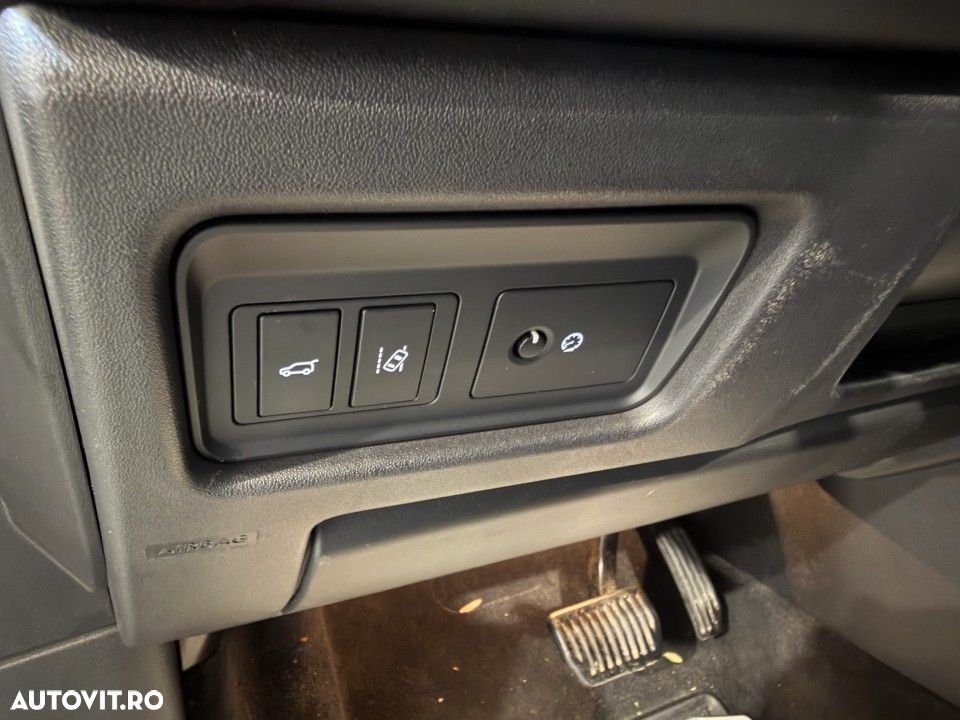 Land Rover Discovery Sport - 13