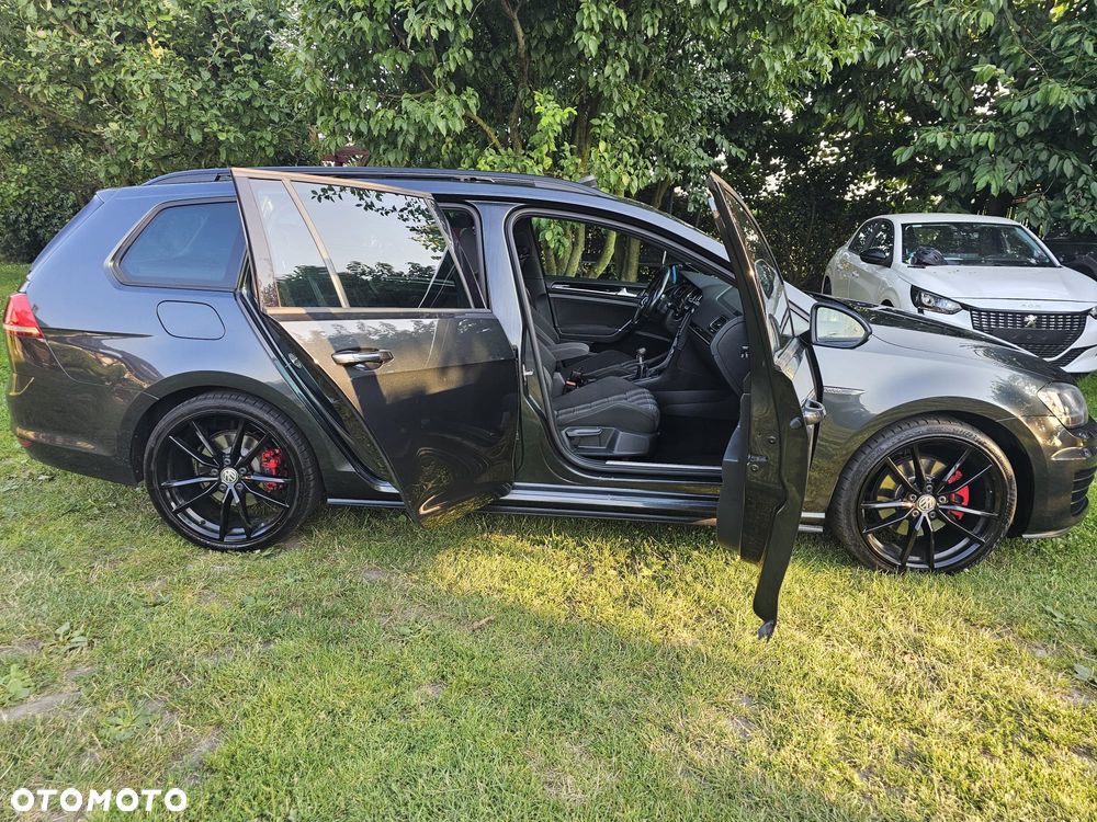 Volkswagen Golf - 26