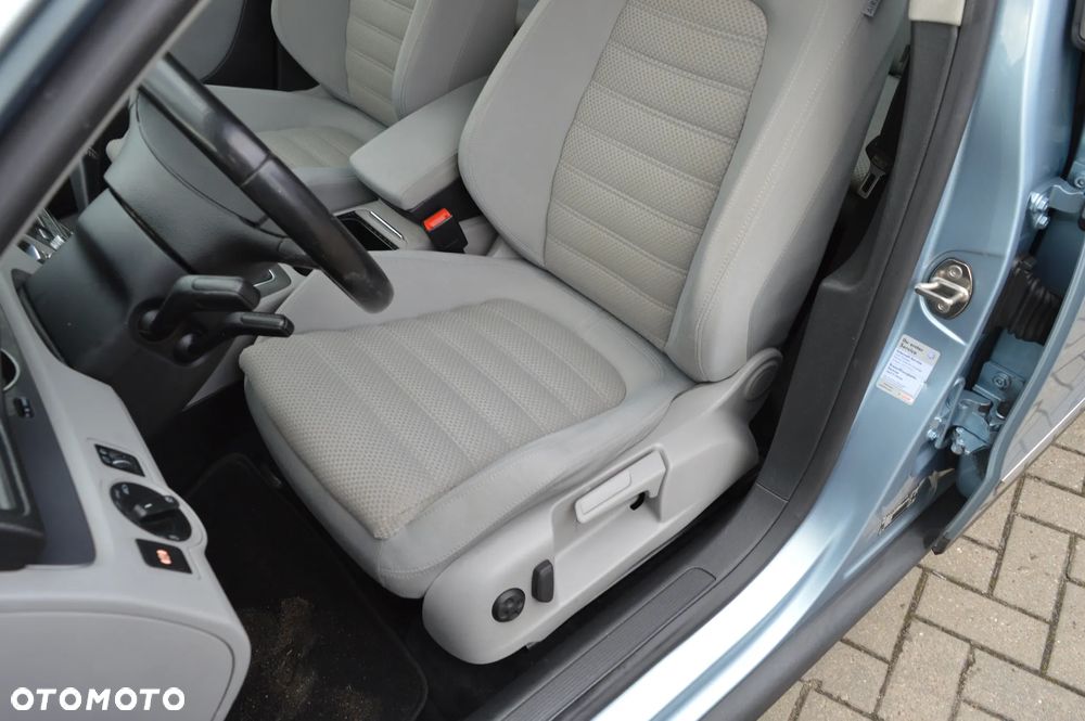 Volkswagen Passat 1.9 TDI Highline - 20