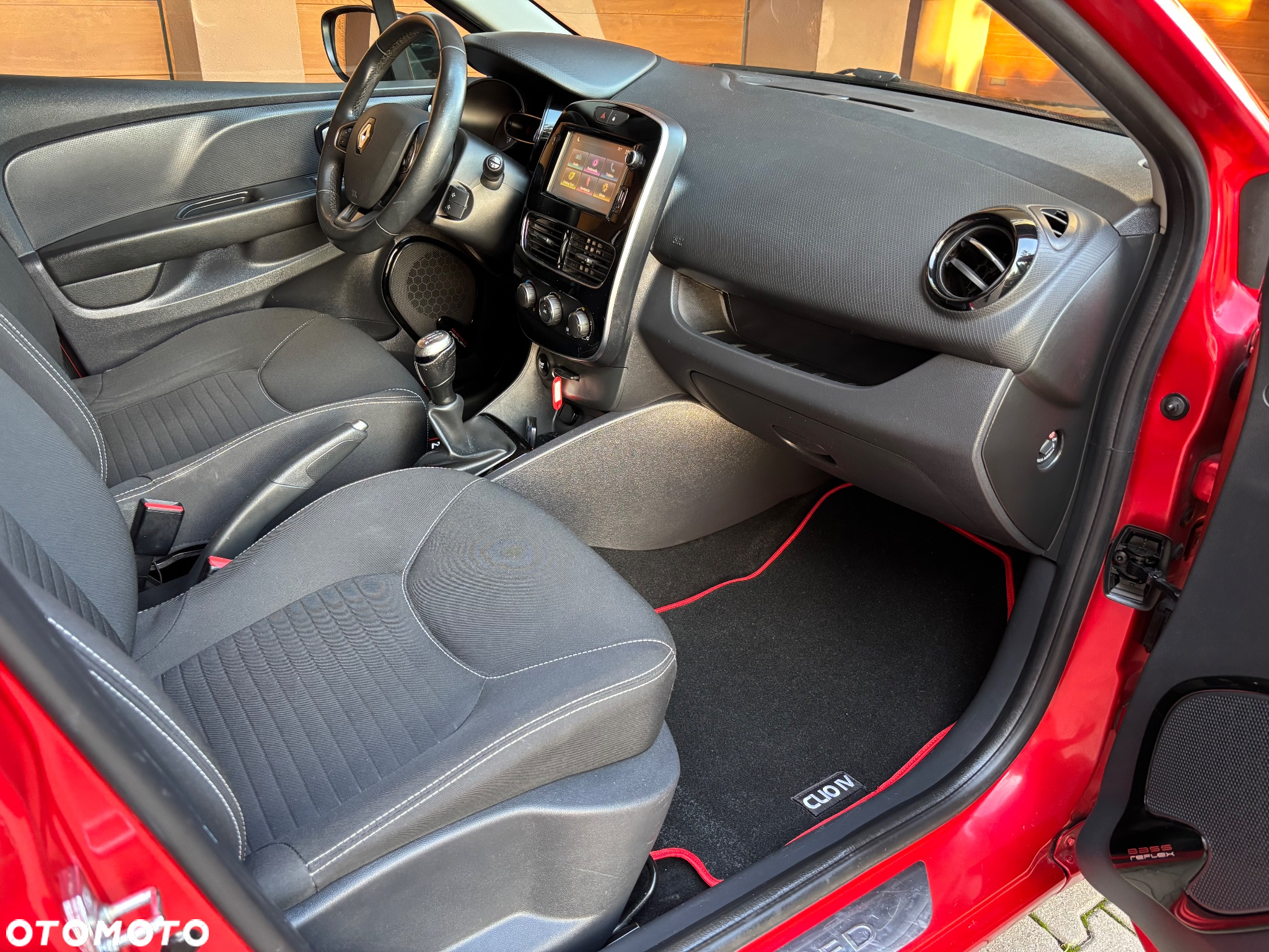 Renault Clio TCe 90 BUSINESS EDITION - 28