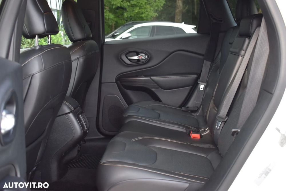 Jeep Cherokee 2.2 MJet AWD ACTIVE DRIVE I AT9 Overland - 10