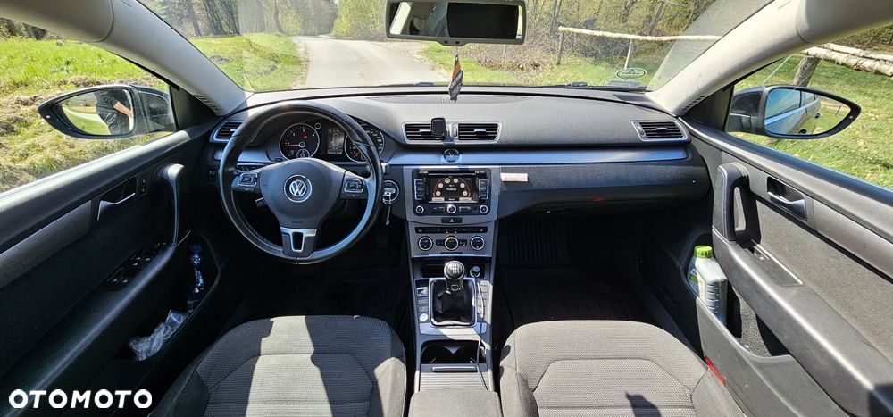 Volkswagen Passat 2.0 TDI Comfortline - 16