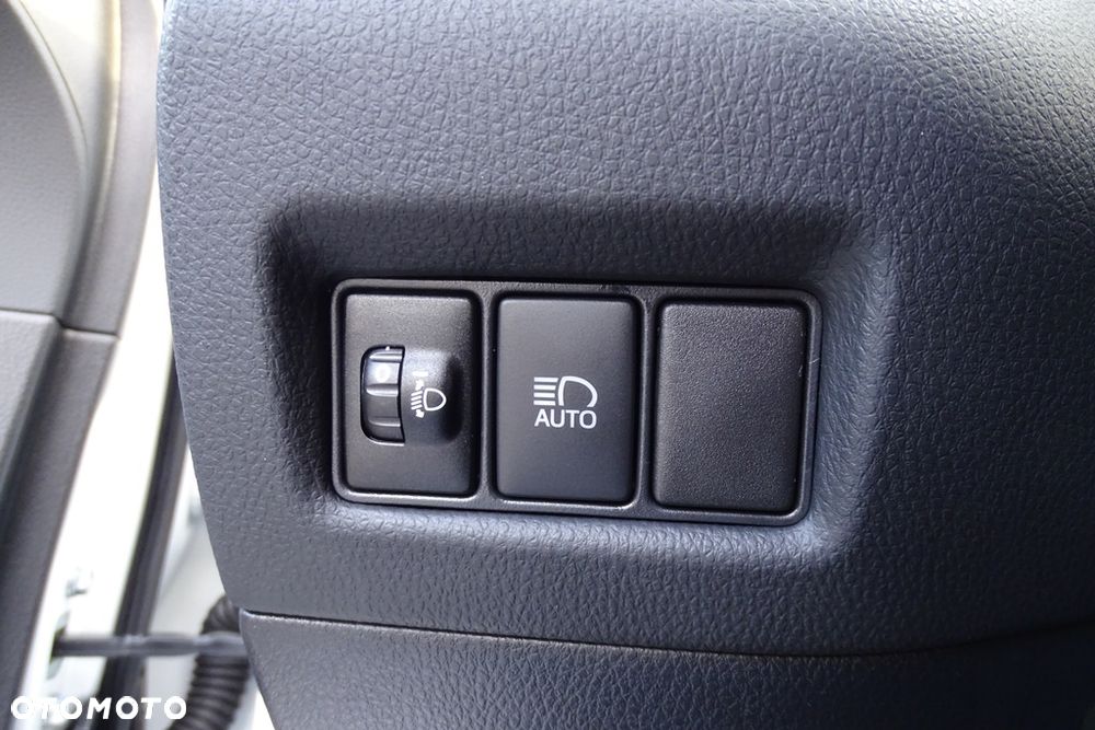 Toyota C-HR Business-Edition - 30