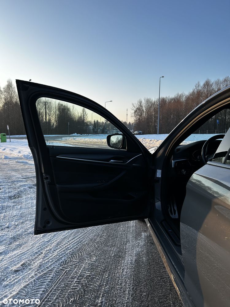 BMW Seria 5 520d xDrive M Sport sport - 10