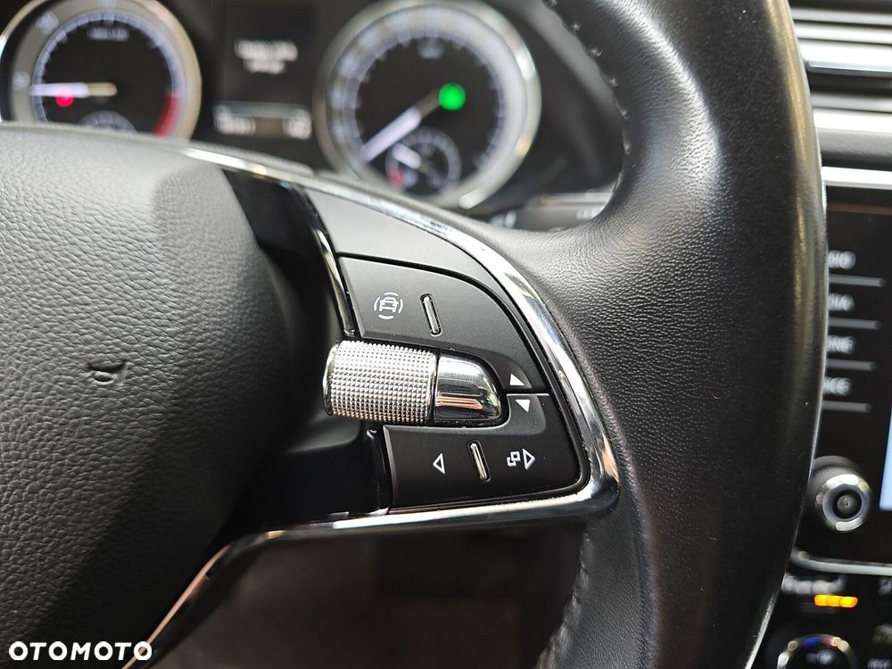 Skoda Superb 2.0 TDI SCR Ambition DSG - 13