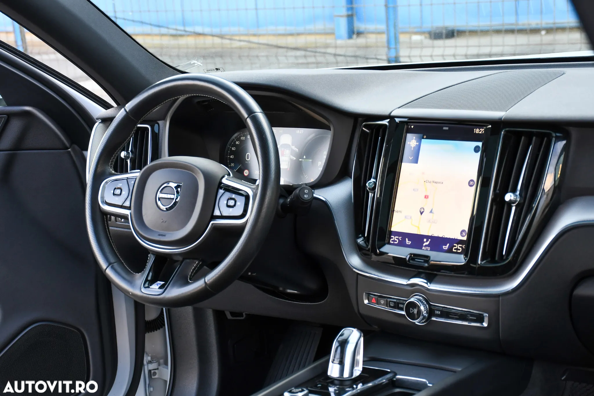 Volvo XC 60 T8 Twin Engine AWD Geartronic RDesign - 30