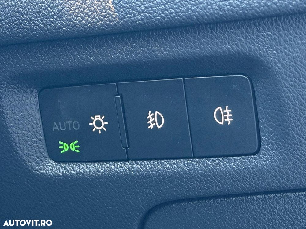 Skoda Octavia 2.0 TDI DSG Style - 31