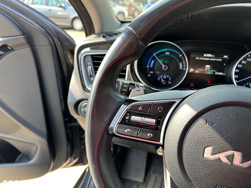 Kia XCeed - 10