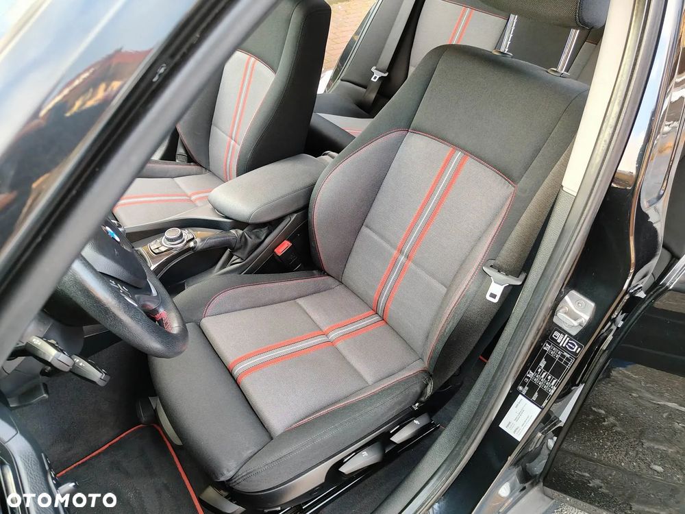 BMW X1 sDrive16d Sport Line - 14