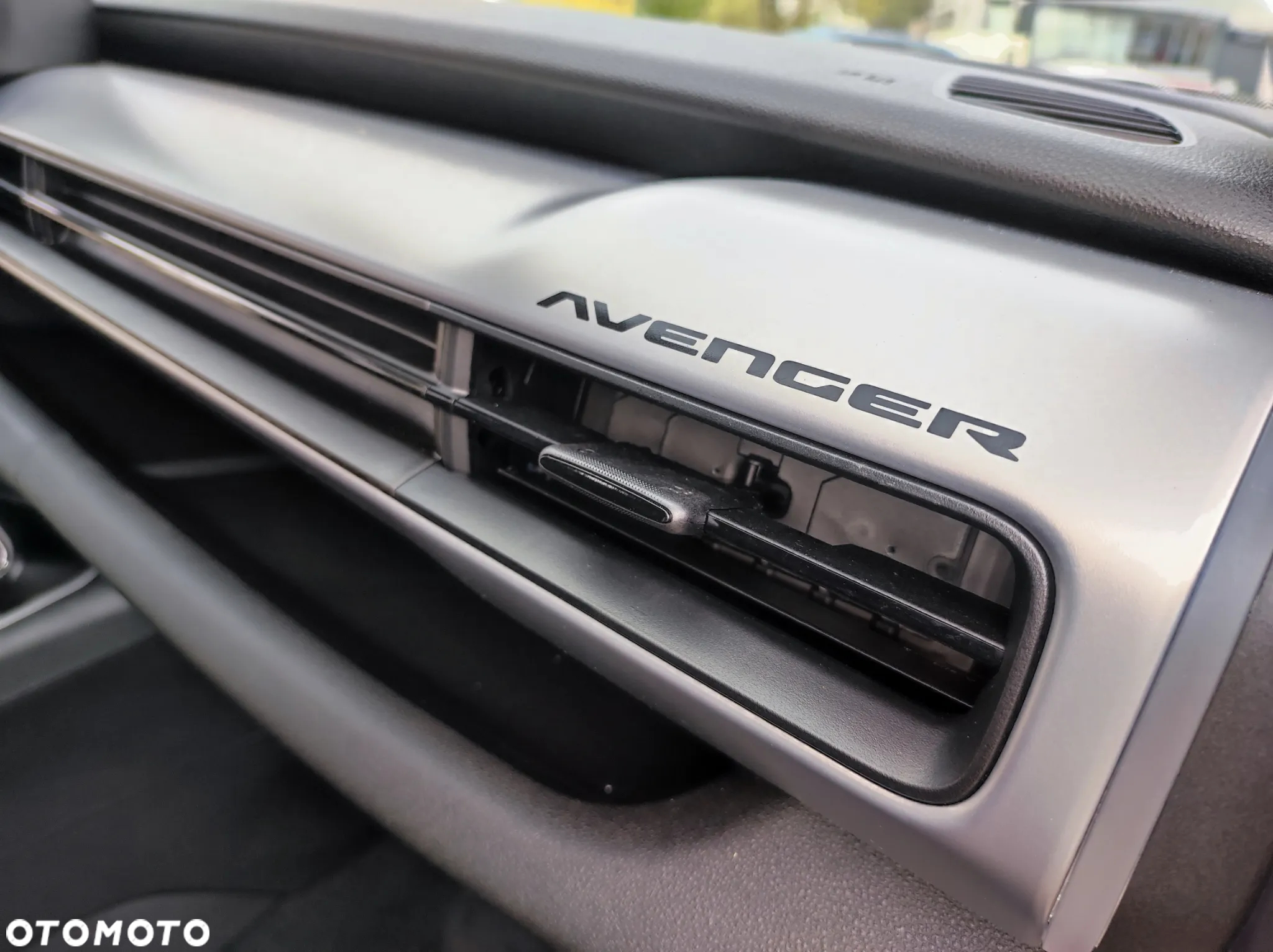 Jeep Avenger 54kWh Summit - 13
