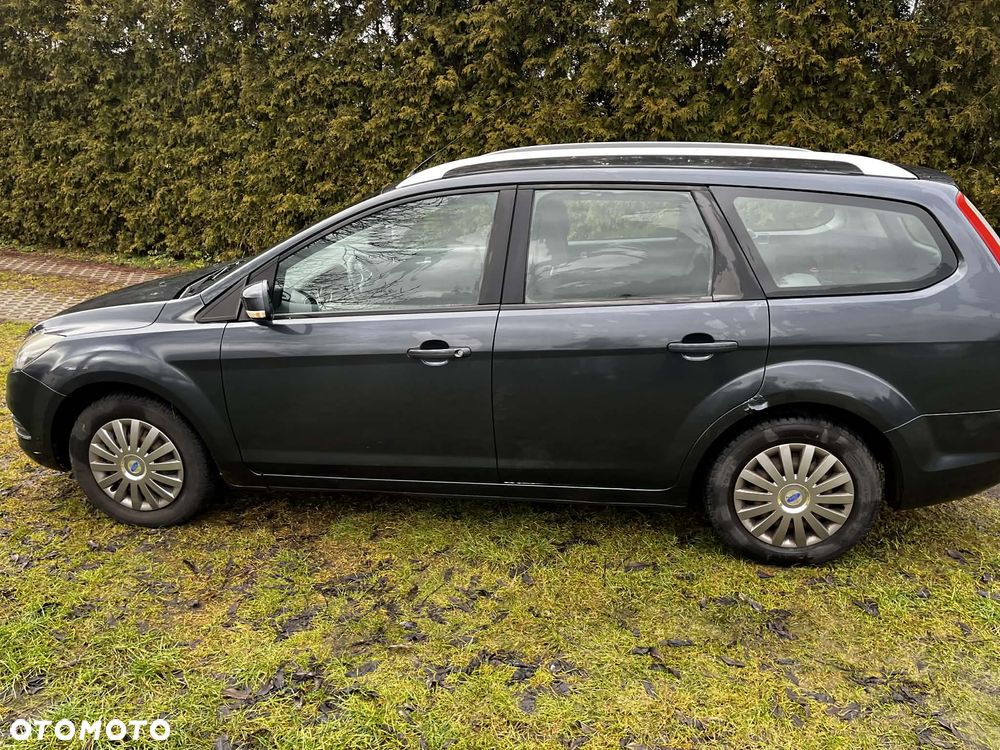 Ford Focus 1.8 FF Trend - 13