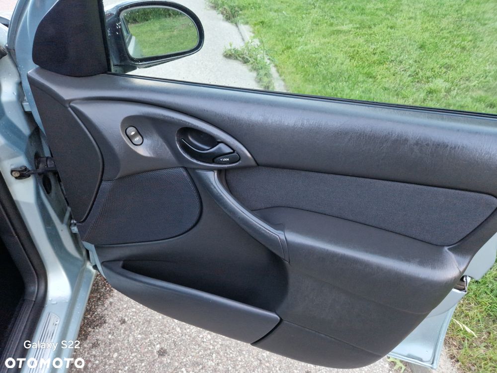Ford Focus 1.6 16V Sport - 12