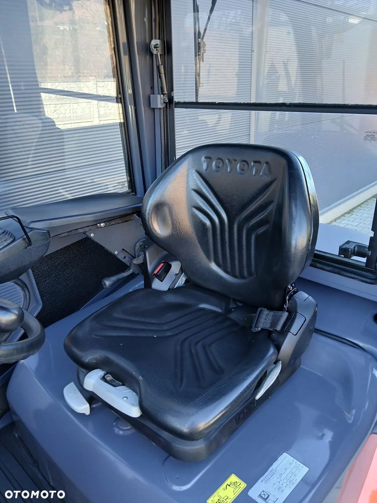 Toyota 02-8FDF25 - 8