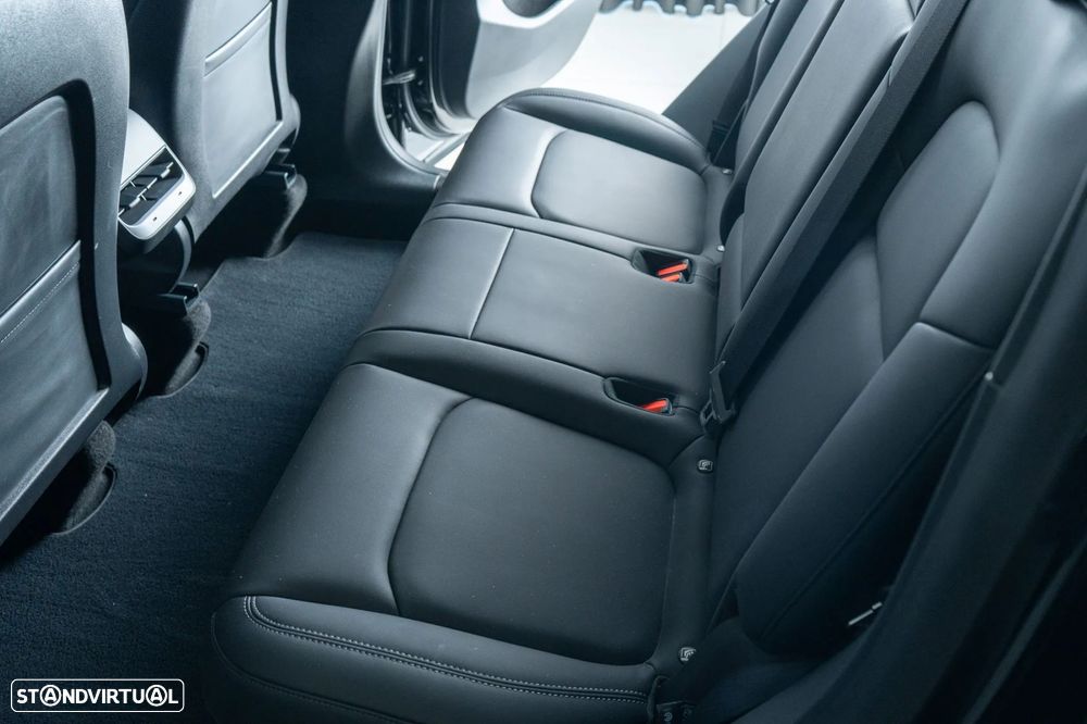 Tesla Model Y Long Range Dual Motor AWD - 10