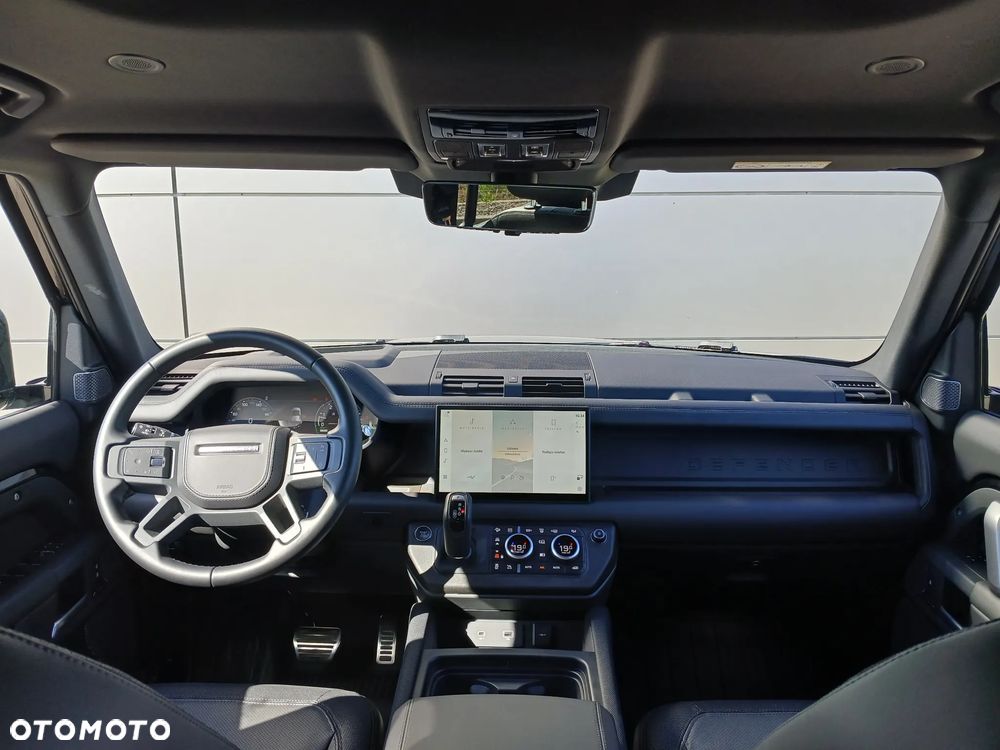 Land Rover Defender - 10