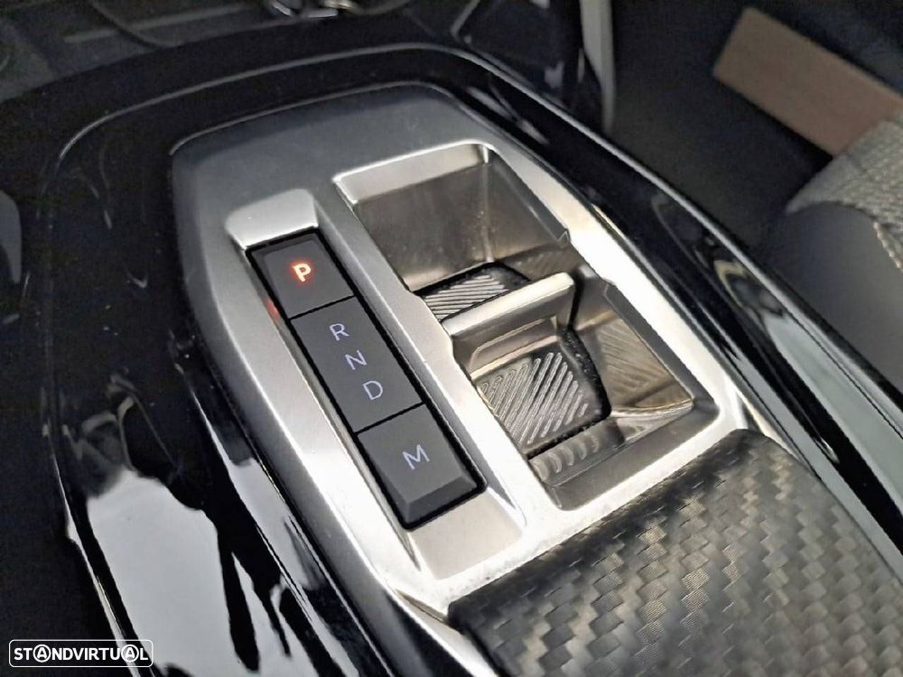 Peugeot 2008 1.2 Hybrid Allure e-DCS6 - 17