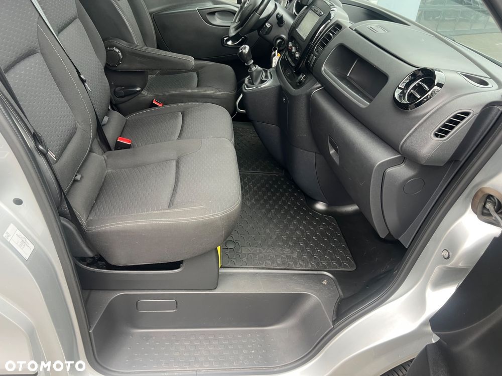 Opel Vivaro - 24