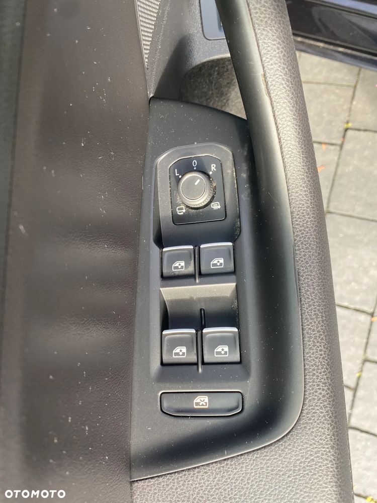 Volkswagen Passat 2.0 TDI SCR DSG Highline - 28