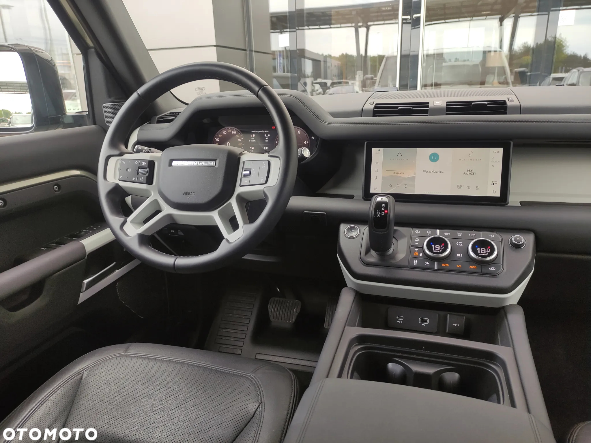 Land Rover Defender - 2