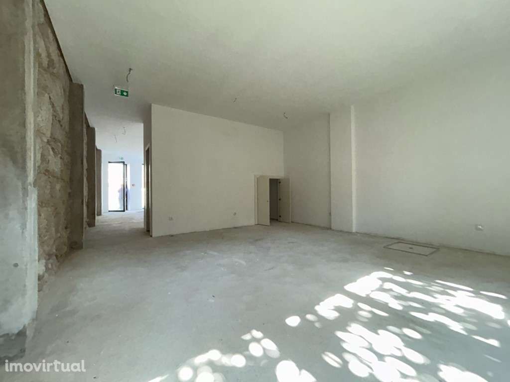 Loja Nova a Praça Velasquez / Antas / Porto - Grande imagem: 5/21