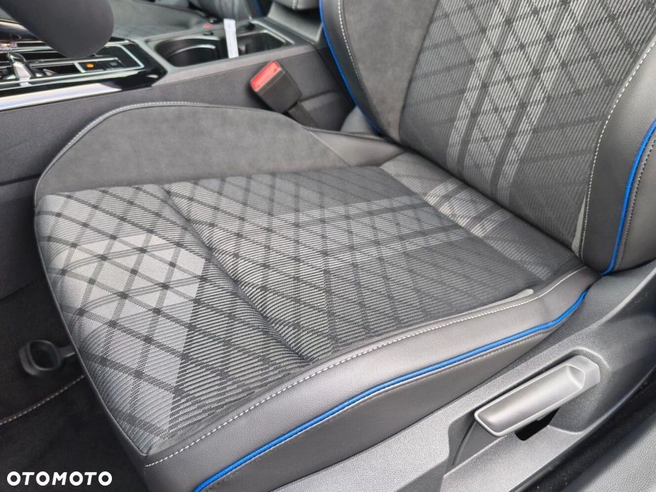 Volkswagen Golf 1.5 TSI HEV R-Line - 6
