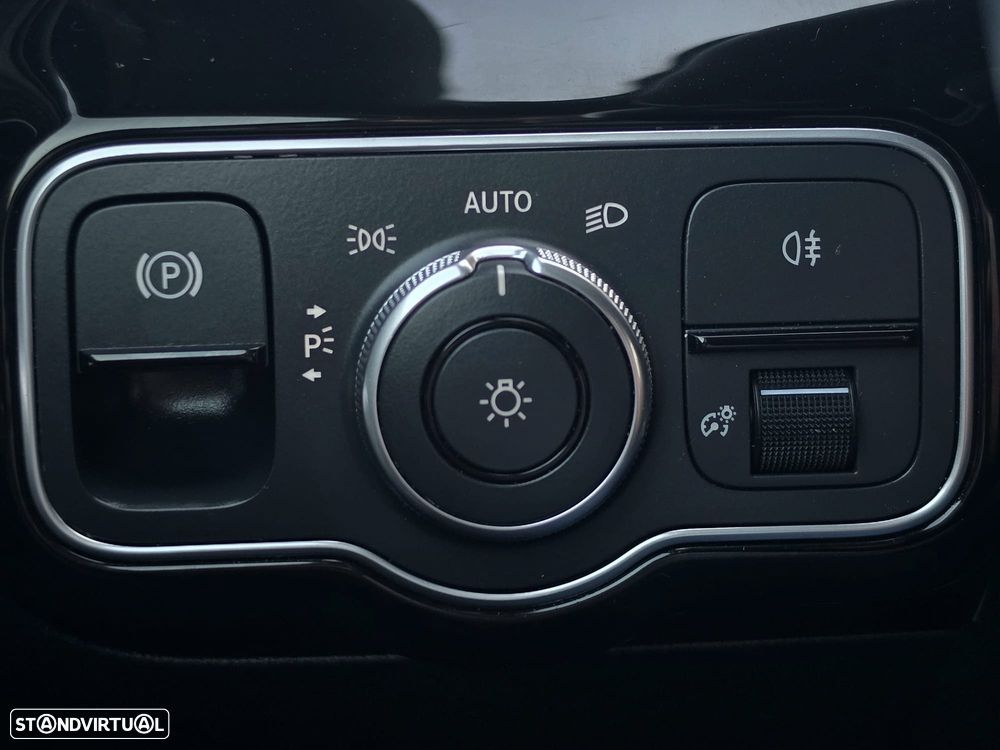 Mercedes-Benz A 180 7G-DCT Advanced Progressive - 27