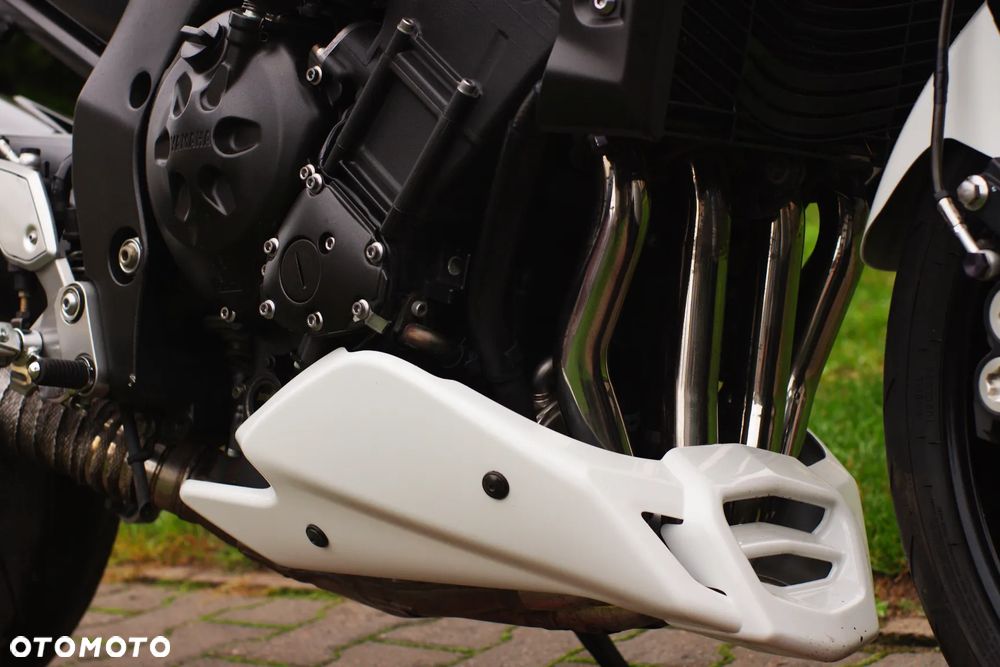 Yamaha FZ - 11