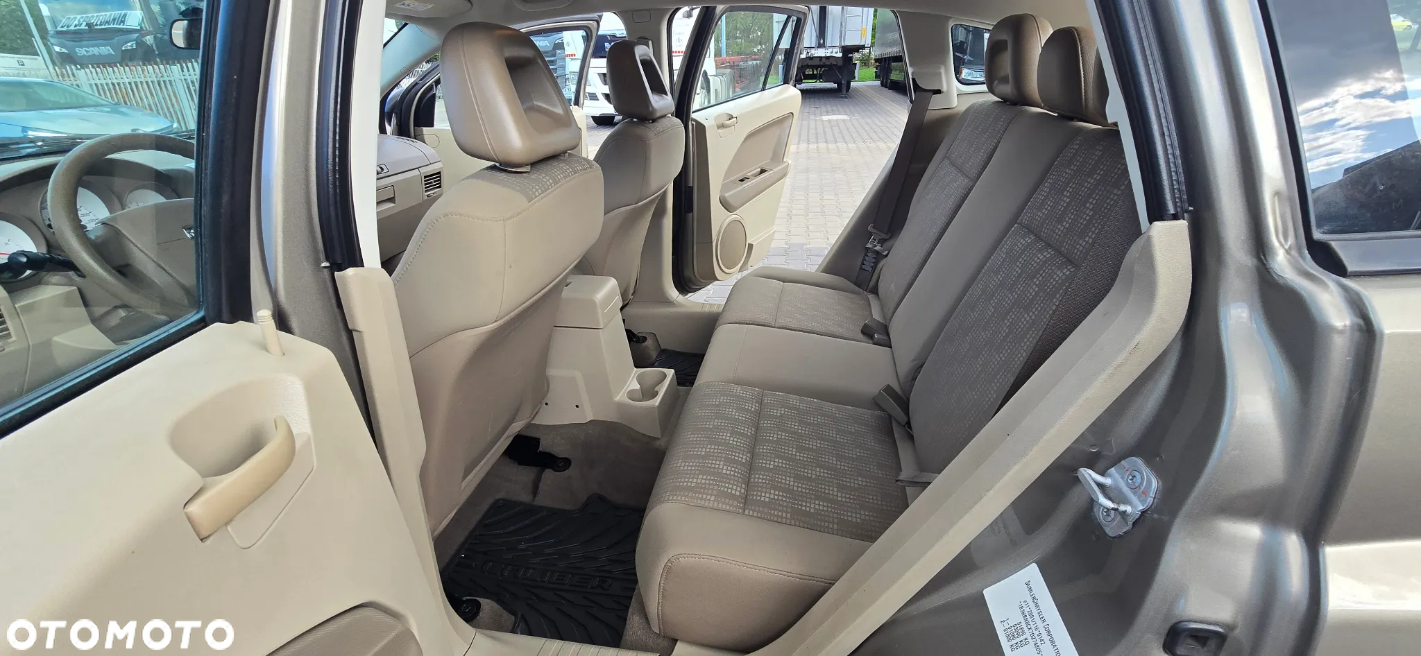Dodge Caliber - 9