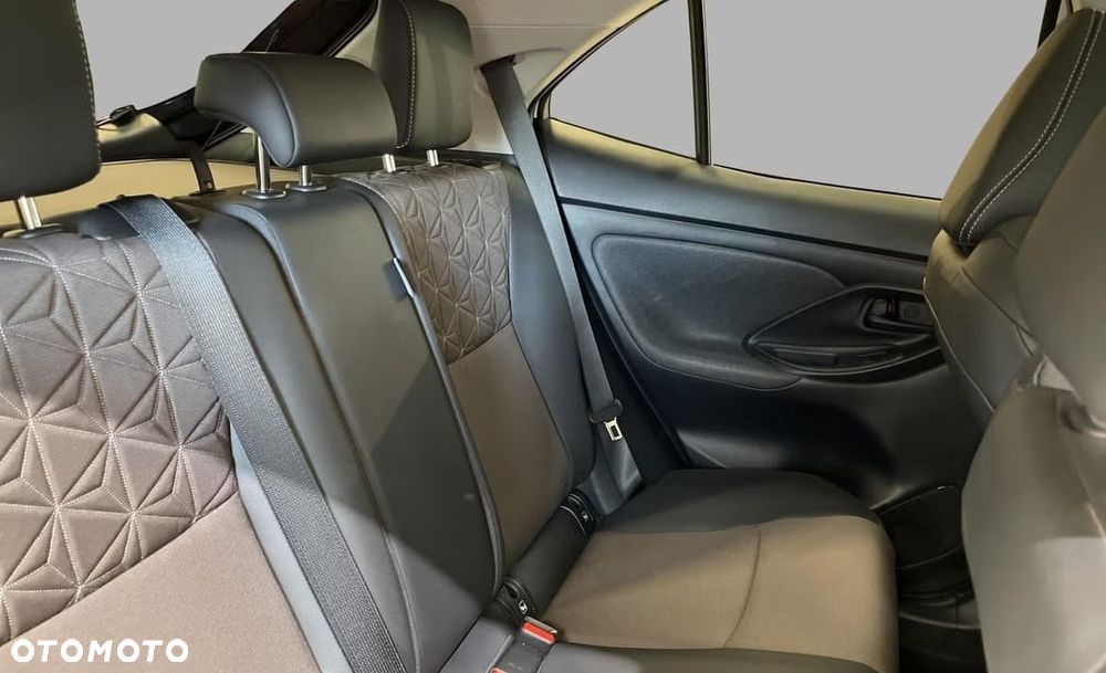 Toyota Yaris Cross - 12