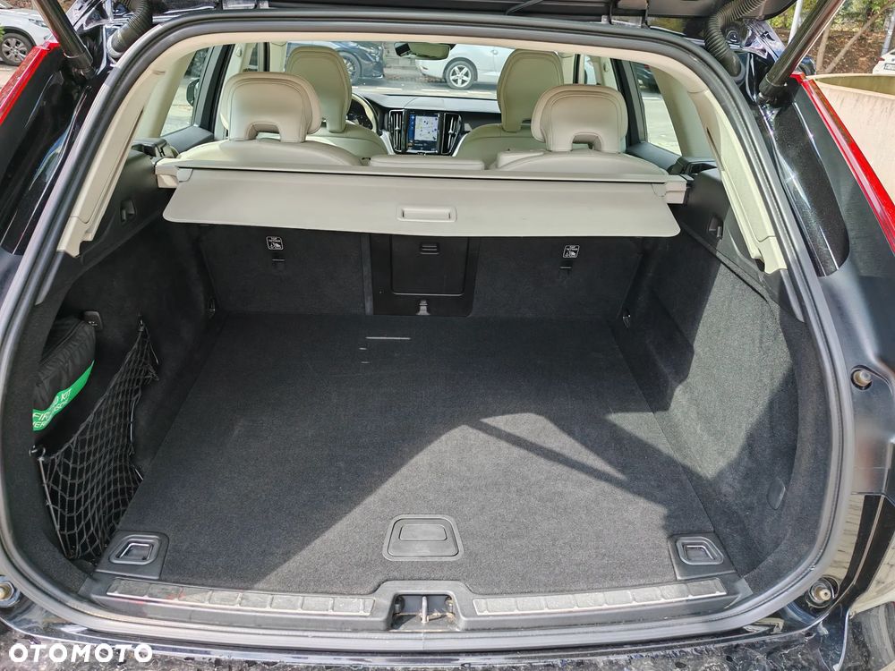 Volvo XC 60 B4 D AWD Momentum Pro - 18
