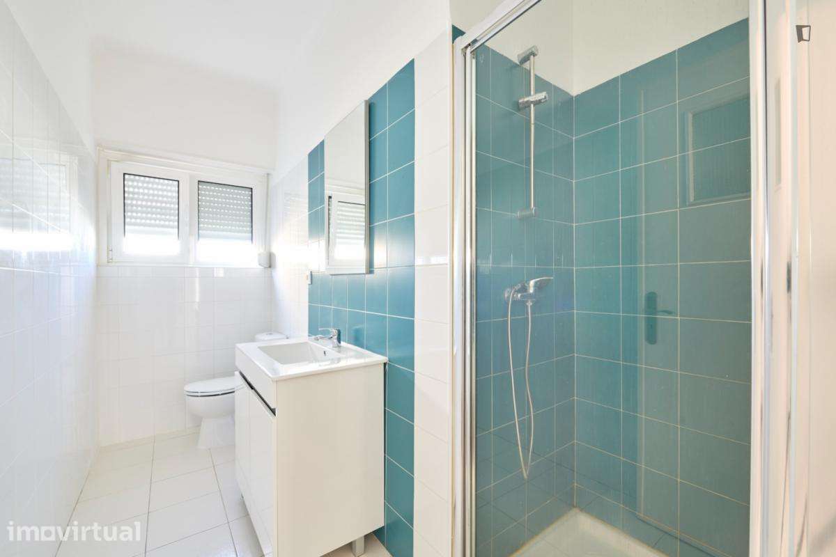 Quarto - localizado em Entrecampos Lisbon - Grande imagem: 3/24