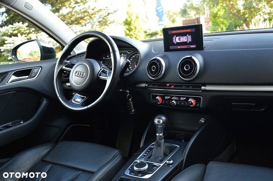 Audi A3 Sportback 1.8 TFSI S tronic S line Sportpaket - 32