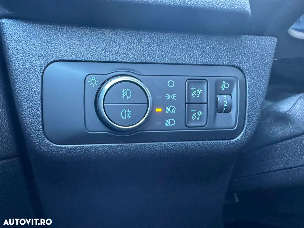 Ford Kuga 1.5 EcoBoost A8 FWD Titanium - 26