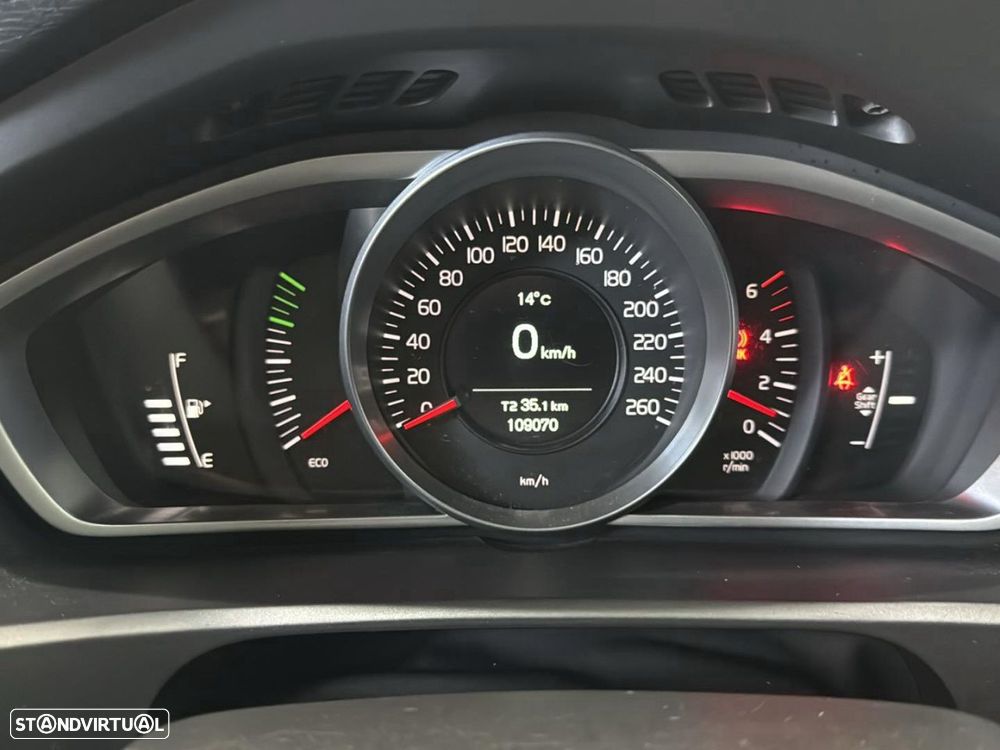 Volvo V40 2.0 D3 Momentum - 12