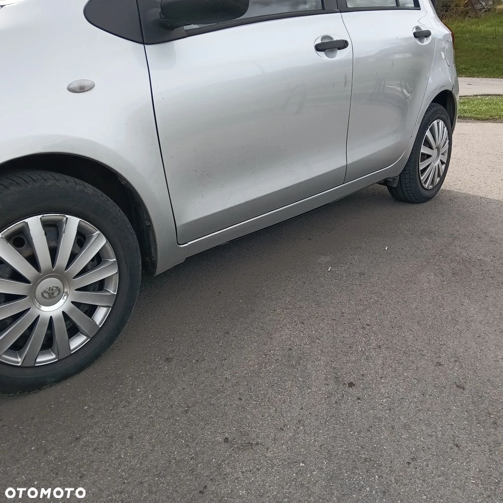 Toyota Yaris - 8