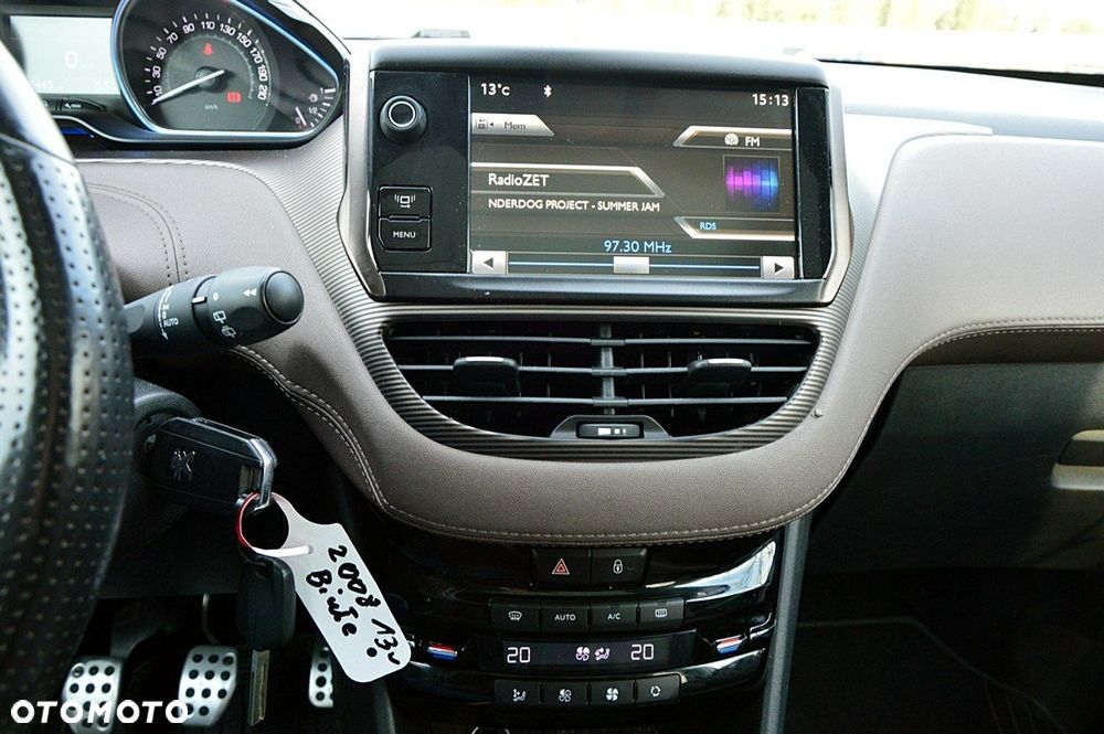 Peugeot 2008 120 VTI Allure - 24