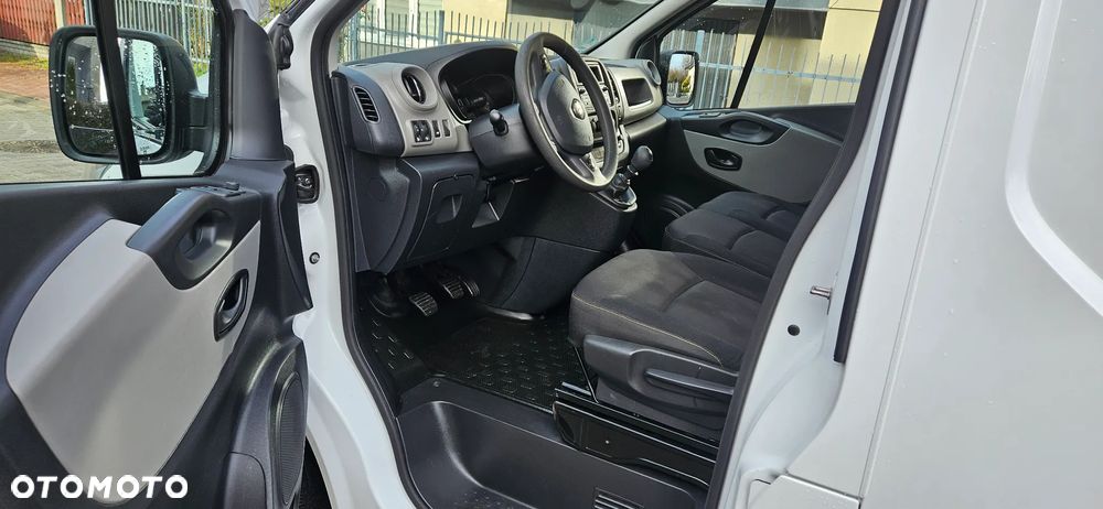 Renault Trafic - 16