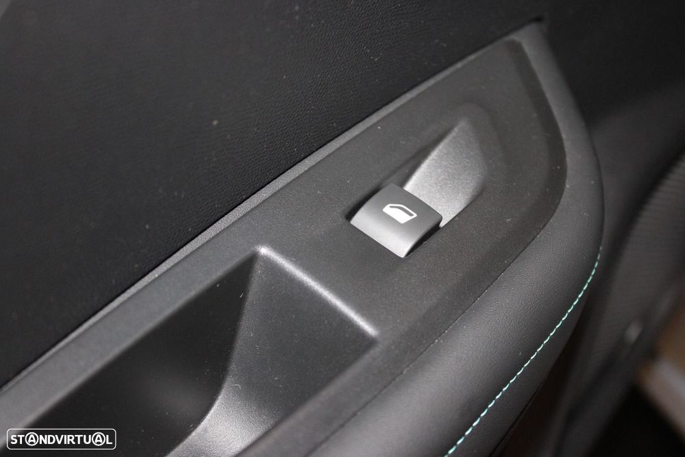 Peugeot e-2008 50 kWh Allure Pack - 31