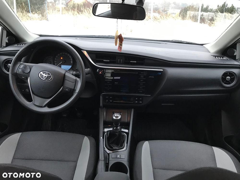 Toyota Auris - 10
