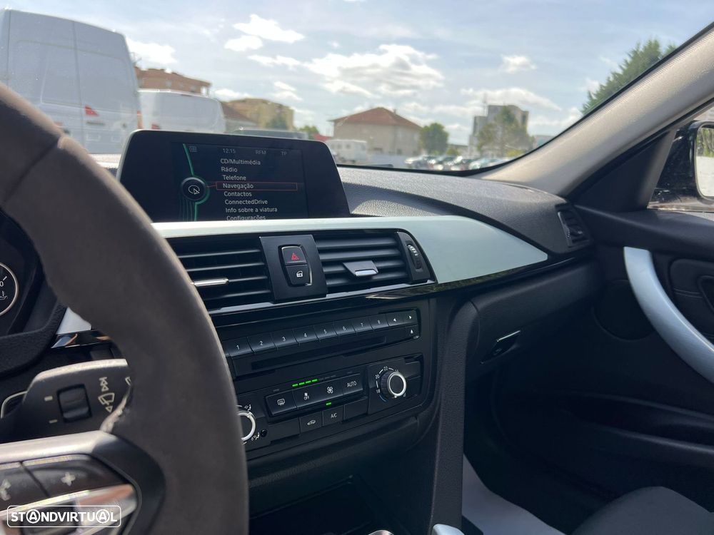 BMW 318 d Touring Pack M - 34