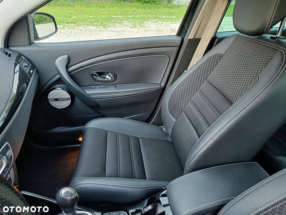 Renault Megane ENERGY TCe 130 BOSE EDITION - 22