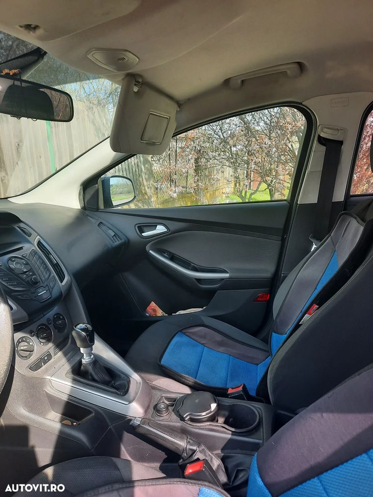 Ford Focus 1.6 TDCi DPF Titanium - 11