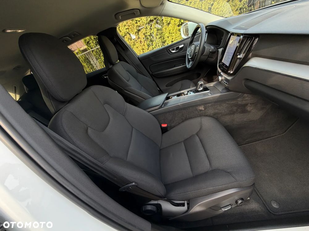 Volvo XC 60 B4 B Momentum Pro - 15