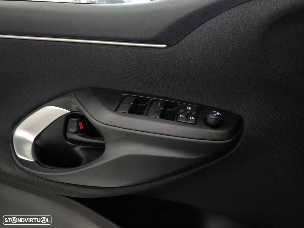 Toyota Yaris 1.5 HDF Comfort - 22