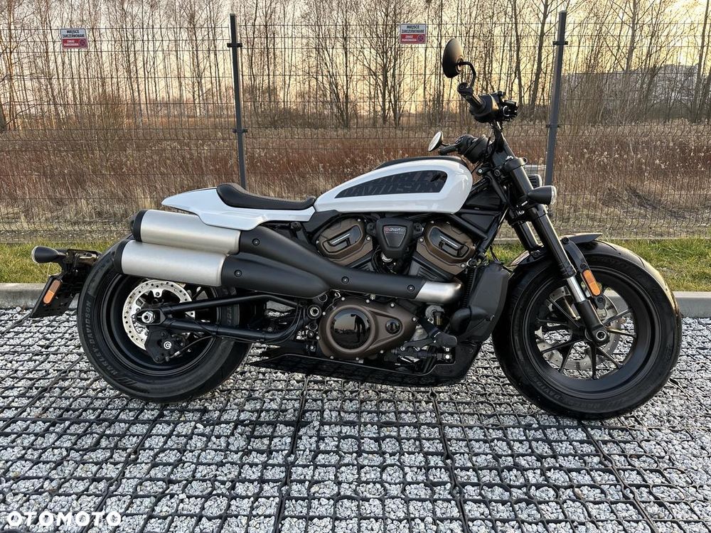 Harley-Davidson Sportster - 1