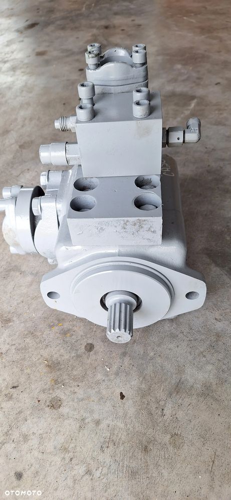 Pompa Case 821 B - 7