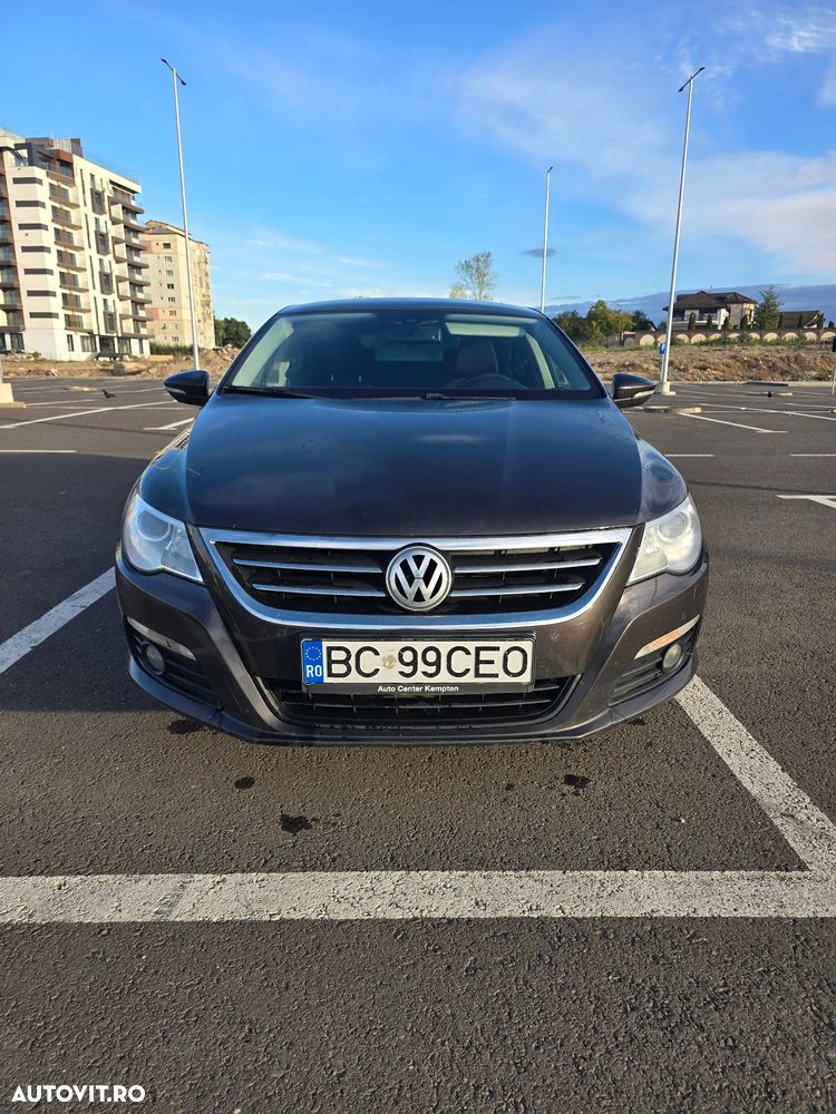 Volkswagen Passat - 1