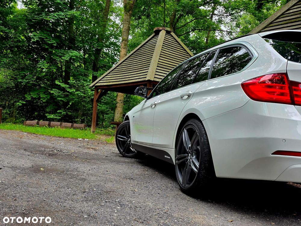 BMW Seria 3 320d xDrive Sport-Aut Luxury Line - 20