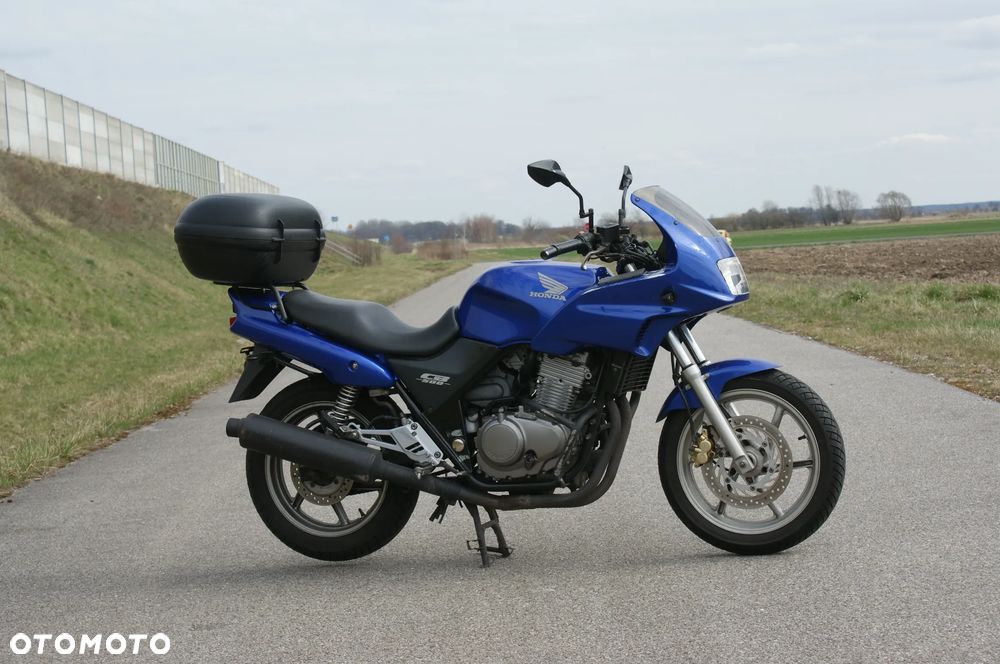 Honda CB - 1