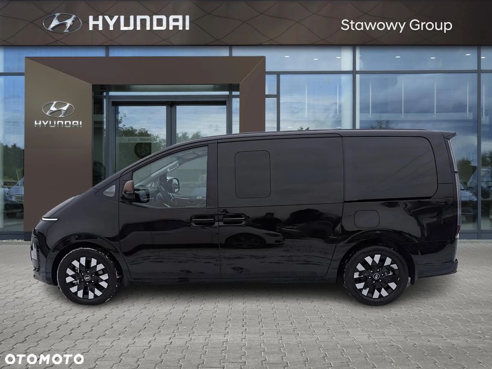 Hyundai Staria 1.6 T-GDI HEV Luxury - 2